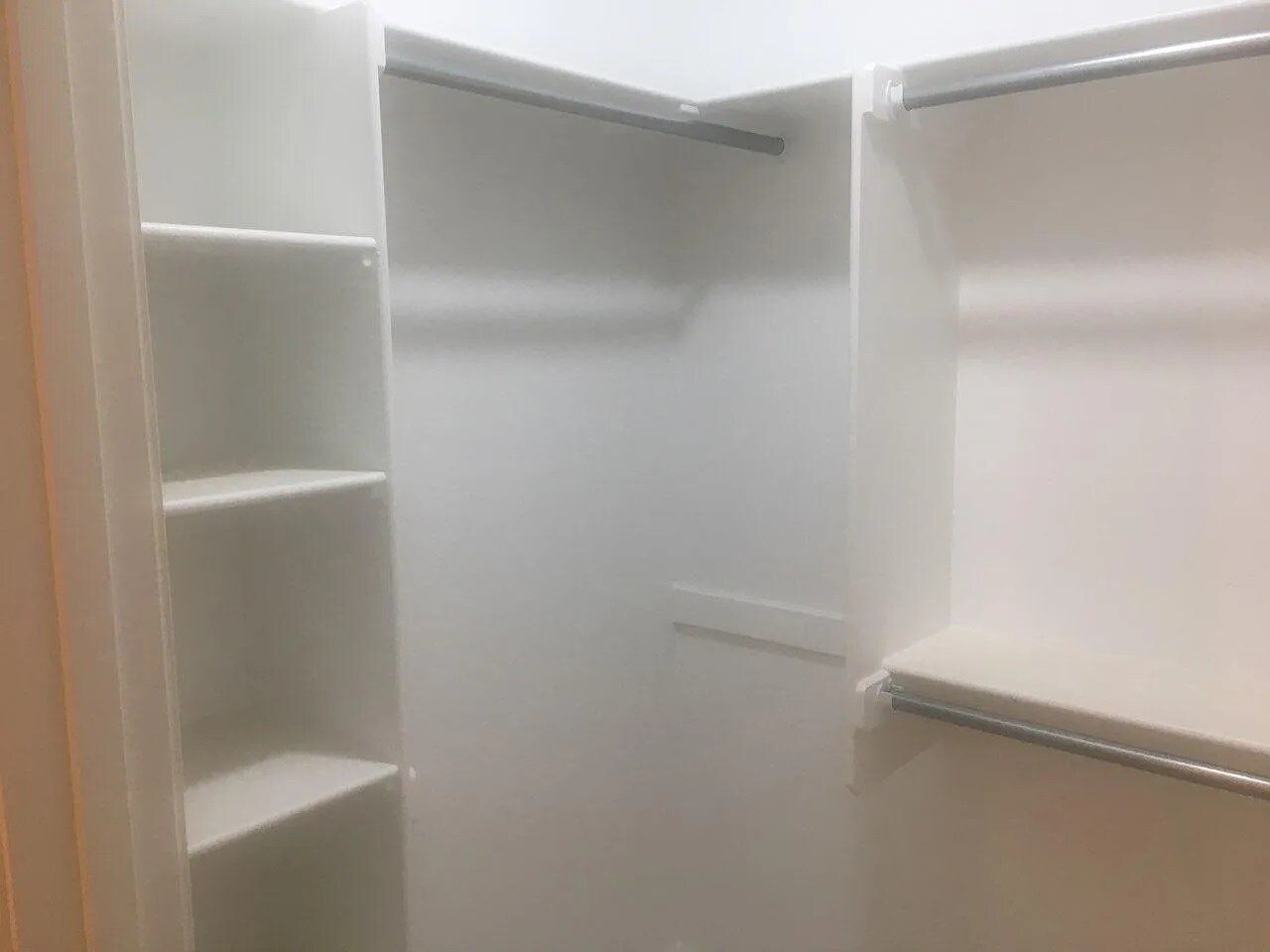 Building Photo - 200 S Elm St