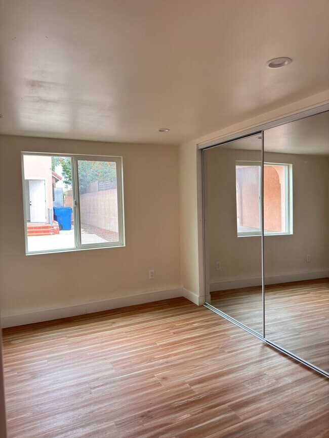 Building Photo - 1060 McFarland Ave