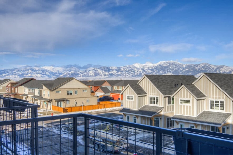 Building Photo - 5242 Fallon St