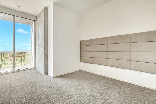 Building Photo - 301 West Ave