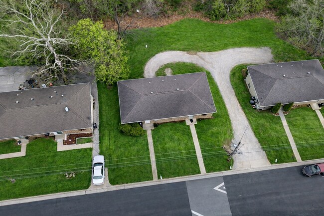 Building Photo - 1712 Garden Dr