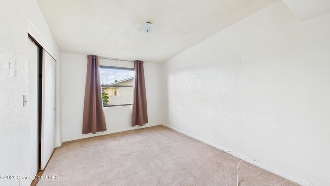 Building Photo - 106 Sunrise Ave