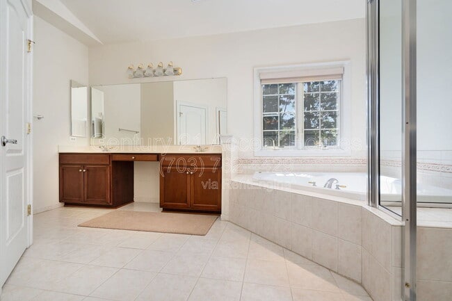 Building Photo - 8401 Tysons Trace Ct