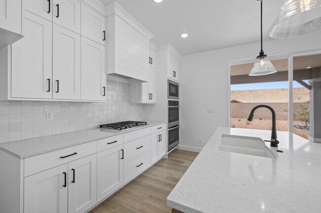 Building Photo - 646 Grn Mountain Dr