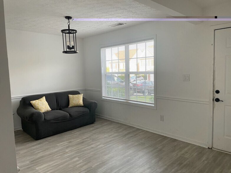 Building Photo - 1552 Alcovy Falls Dr SE