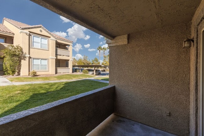Building Photo - Completely remodeled 1st floor unit in gated Silverado Ranch community