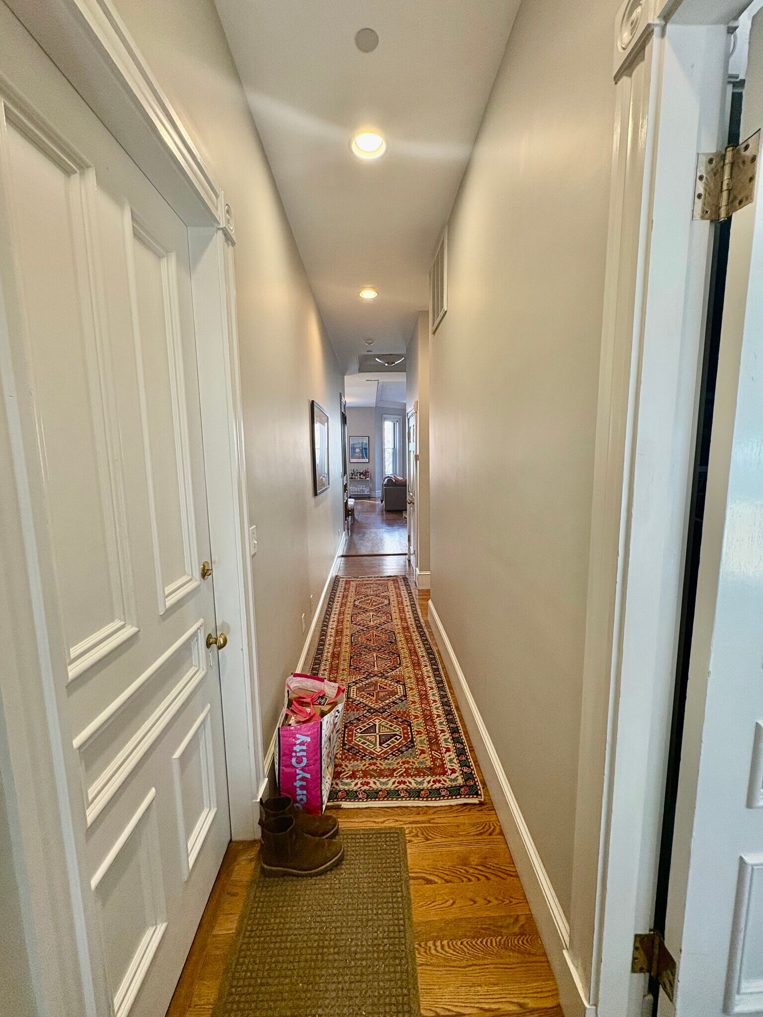 Building Photo - 331 Beacon St