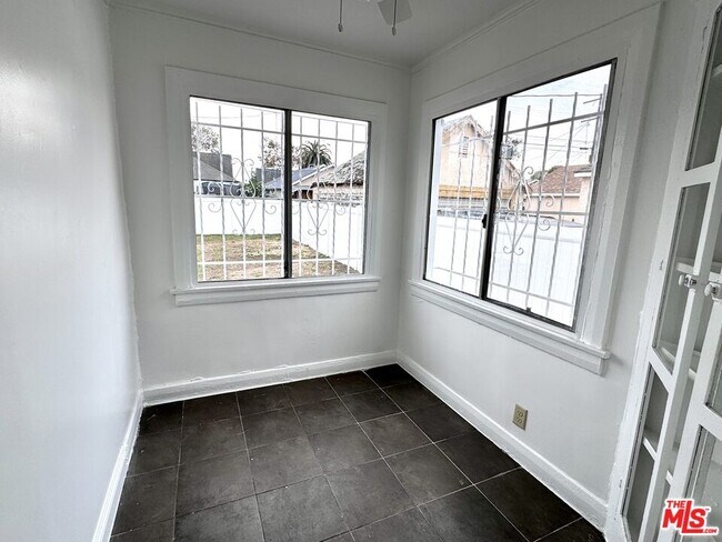 Building Photo - 540 W 107th St