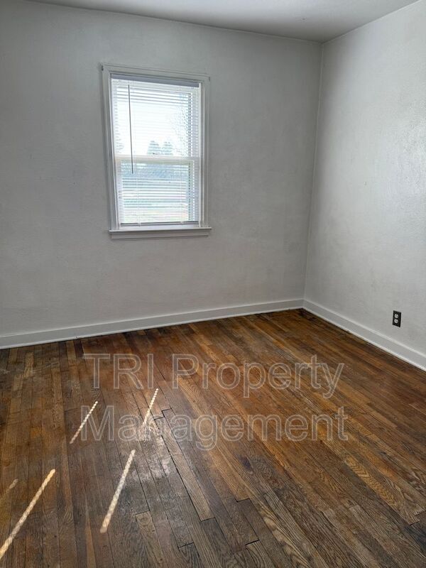 Building Photo - 2224 9th Ave