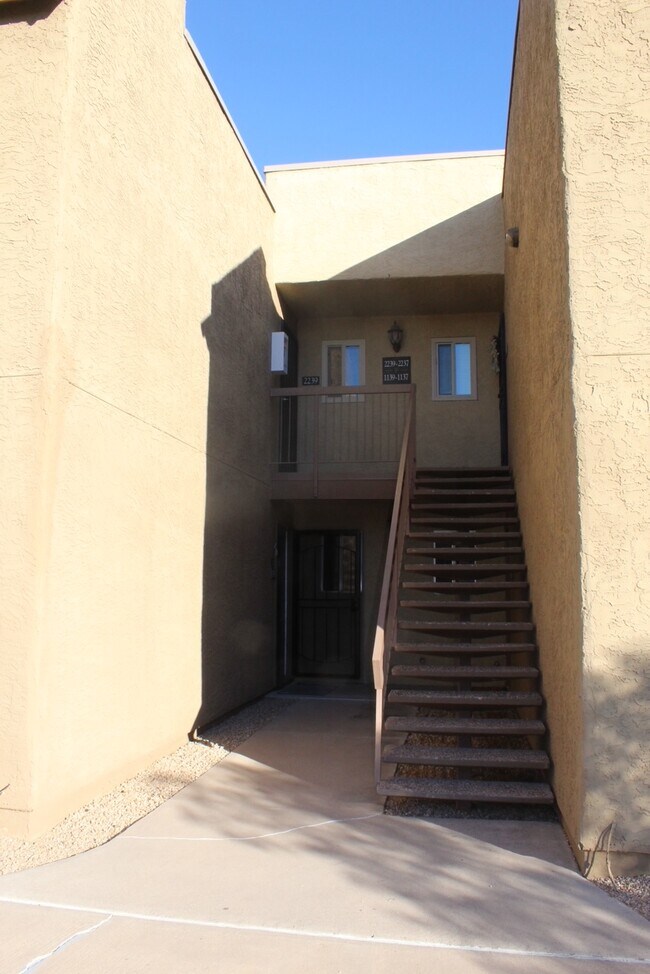 Building Photo - 5877 N Granite Reef Rd