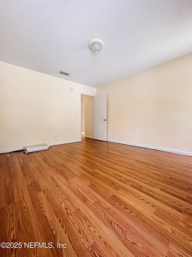 Building Photo - 4835 Kingsmeadow Ln