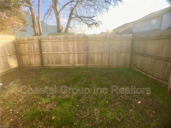 Building Photo - 715 Wolftrap Ln