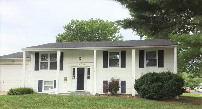 Primary Photo - 2075 Grants Pkwy