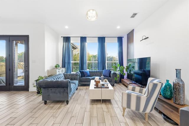 Building Photo - 234 Lindenwood Ave