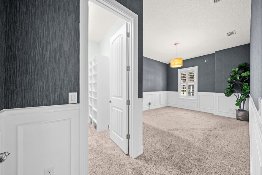 Building Photo - 3450 Brunot Cir