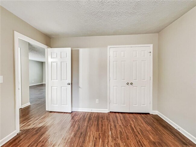 Building Photo - 457 Charleston Ln