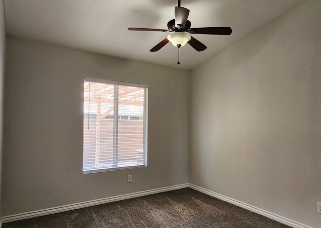 Building Photo - Updated Hemet Home, 2Bd, 2Ba, Bonus Room