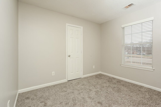 Building Photo - 4375 Pecan Creek Cir S