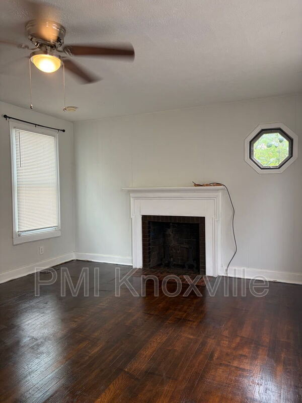 Building Photo - 4032 Walker Blvd