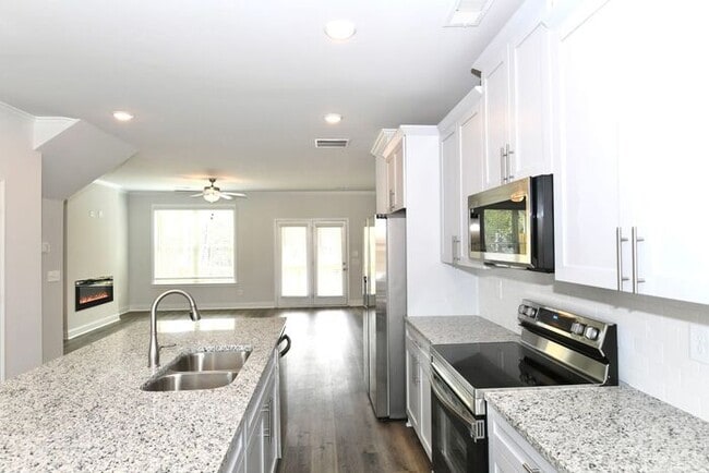 Building Photo - 574 Amarante Cir
