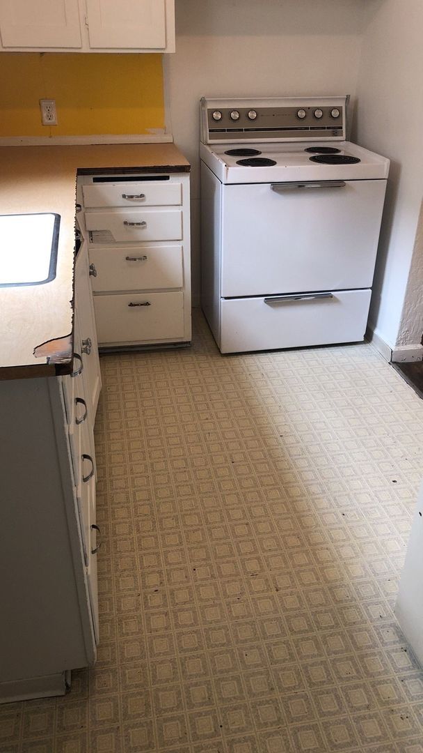 Building Photo - 813 NE A St