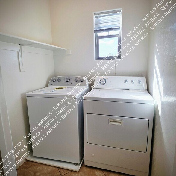 Building Photo - 2715 S Cupertino Dr