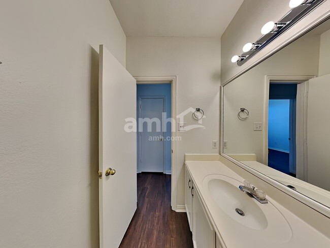 Building Photo - 1119 Chase Park Dr