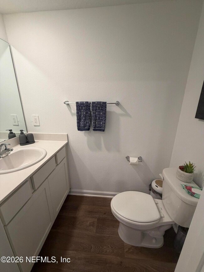 Building Photo - 947 Rivertree Pl