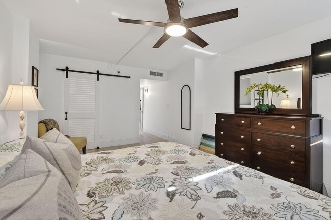 Building Photo - 600 Ocean Dr