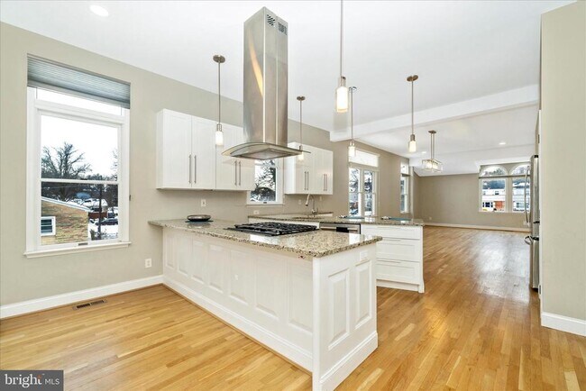 Building Photo - 3313 Moline Rd