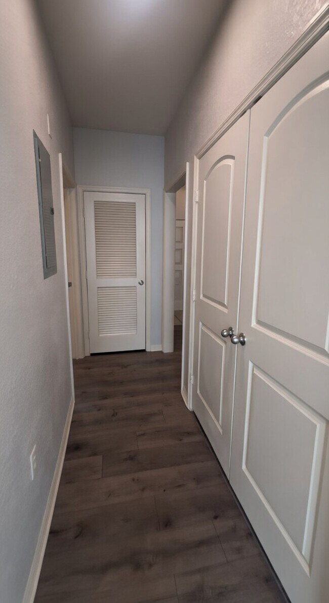 Building Photo - 4221 W Spruce St