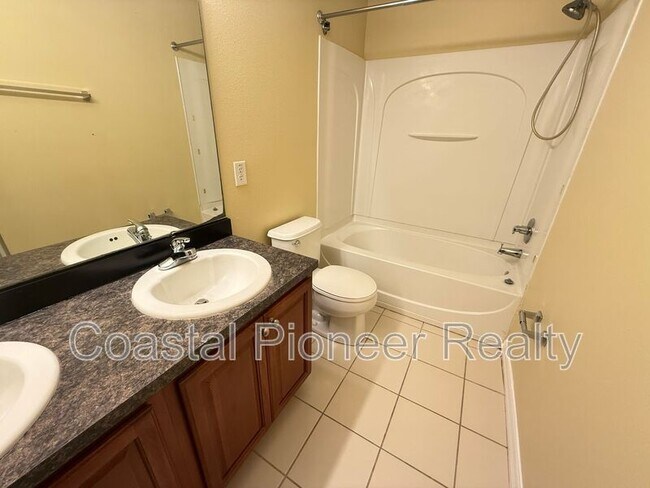 Building Photo - 10337 Stratford Pointe Ave