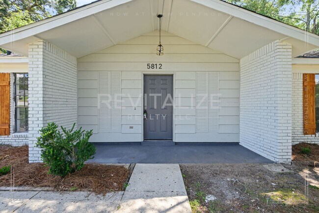 Building Photo - Cozy Home –  FULLY UPDATED