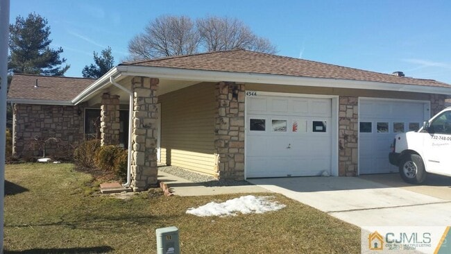 Building Photo - 0-434 Andover Dr