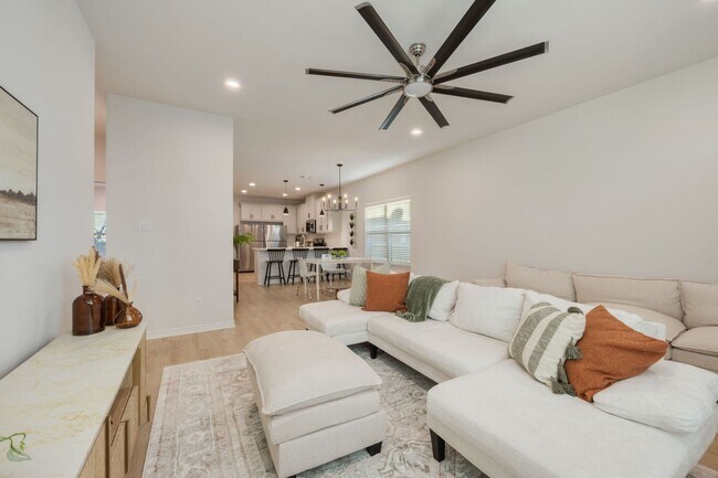 Building Photo - Brand New 6 Bed, 6.5 Bath, 3 Story Townhomes w/ Bonus Room & Balcony!