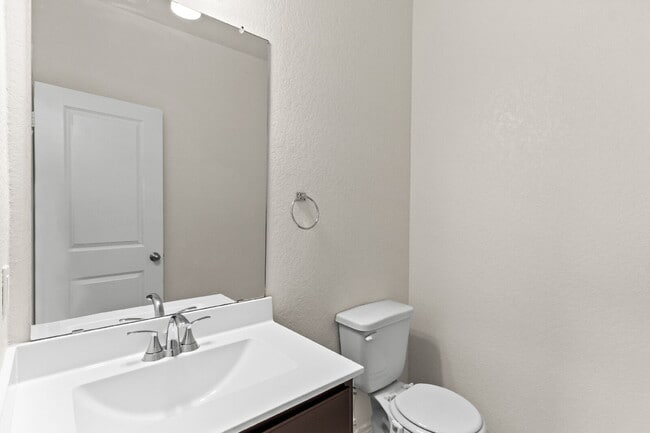 Building Photo - 547 Deer Crest Dr