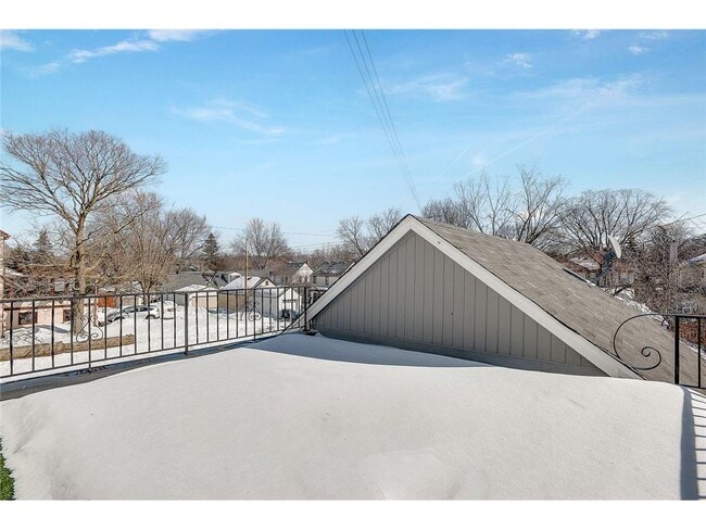 Building Photo - 1517 W 53rd St
