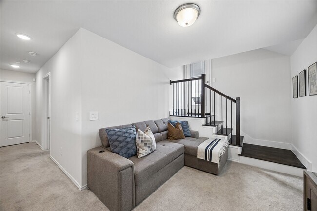 Building Photo - 4026 Delta Rose St