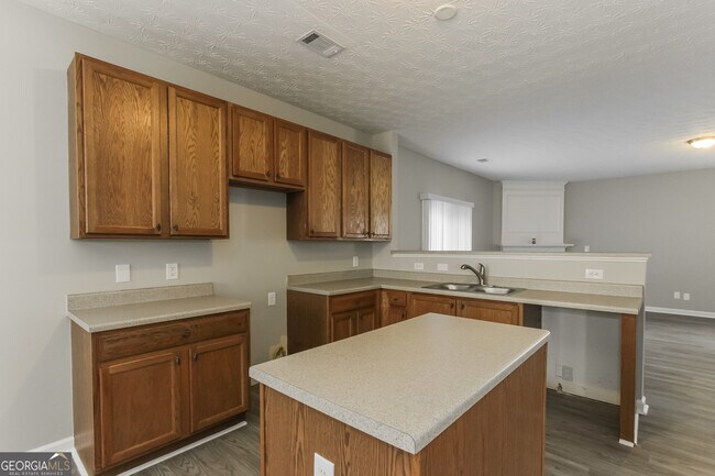 Building Photo - 3120 Baywood Ct