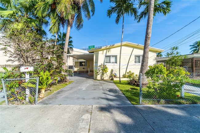 Building Photo - 1021 NW 23rd Ave