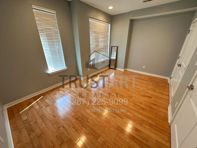 Building Photo - 4128 Apple St