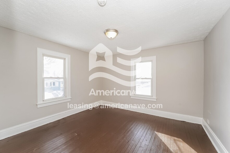 Building Photo - 400 Noble Ave