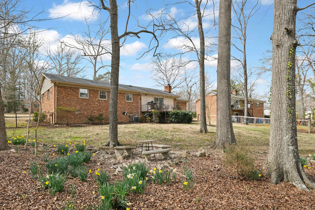 Building Photo - 5110 Pine Trail Dr