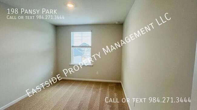 Building Photo - 198 Pansy Pk