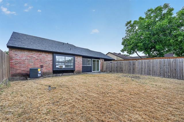 Building Photo - 517 Willow Oak Dr