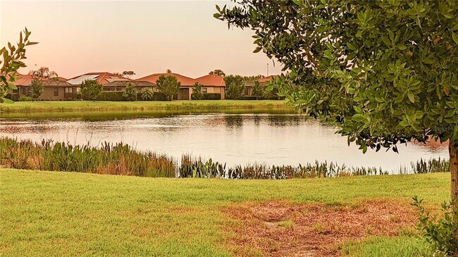 Building Photo - 9904 Hilltop Dr