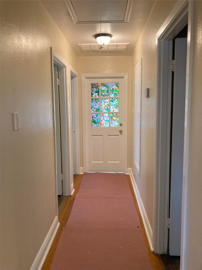 Building Photo - 1202 Dunstan Rd