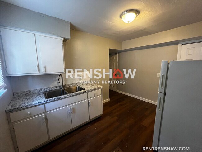 Building Photo - 877 Polk Ave