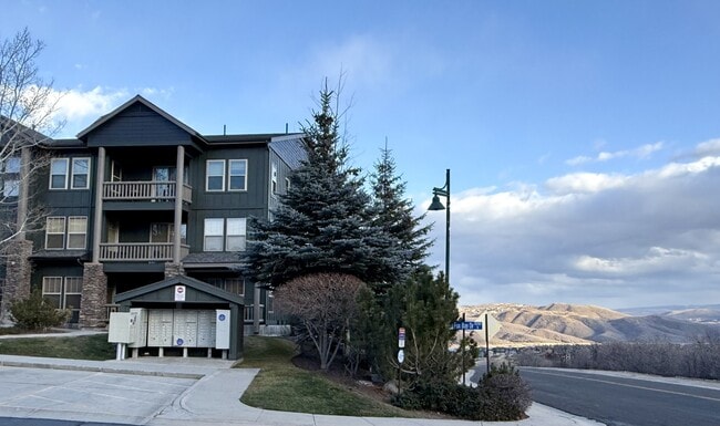 Building Photo - 1820 Fox Bay Dr