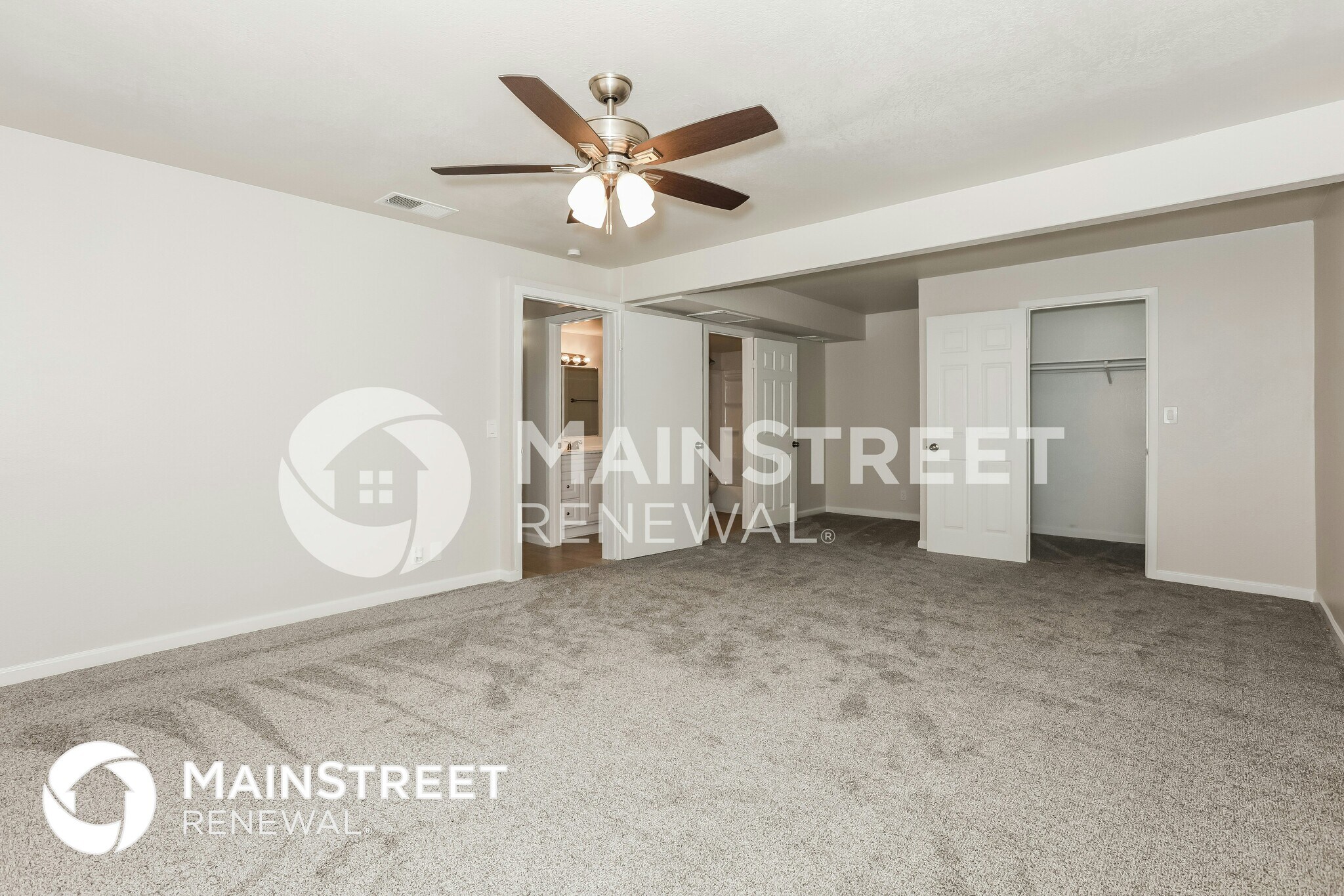 Building Photo - 921 S Val Vista Dr